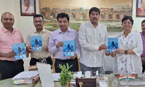 HPU प्रो वीसी ने पुस्तक का विमोचन किया
