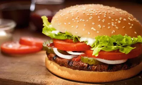 Burger: इन पांच तरीकों का इस्तेमाल कर बनाये अपना बर्गर