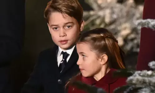 Christmas कैरोल सर्विस में राजकुमारी शार्लेट की प्रतिक्रिया हुई वायरल Christmas कैरोल सर्विस में राजकुमारी शार्लेट की प्रतिक्रिया हुई वायरल