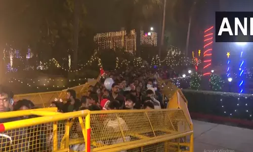 क्रिसमस के अवसर पर बड़ी संख्या में लोग सेक्रेड हार्ट कैथेड्रल चर्च पहुंचे, VIDEO...