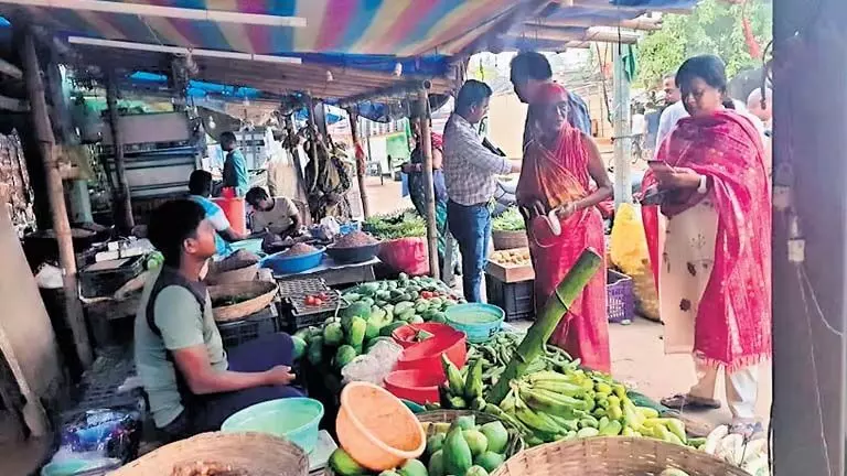 Kendrapara में बारिश से सब्जियों के दाम आसमान पर