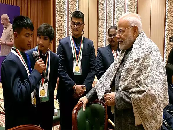 PM Modi ने प्रधानमंत्री राष्ट्रीय बाल पुरस्कार प्राप्तकर्ताओं के साथ बातचीत की