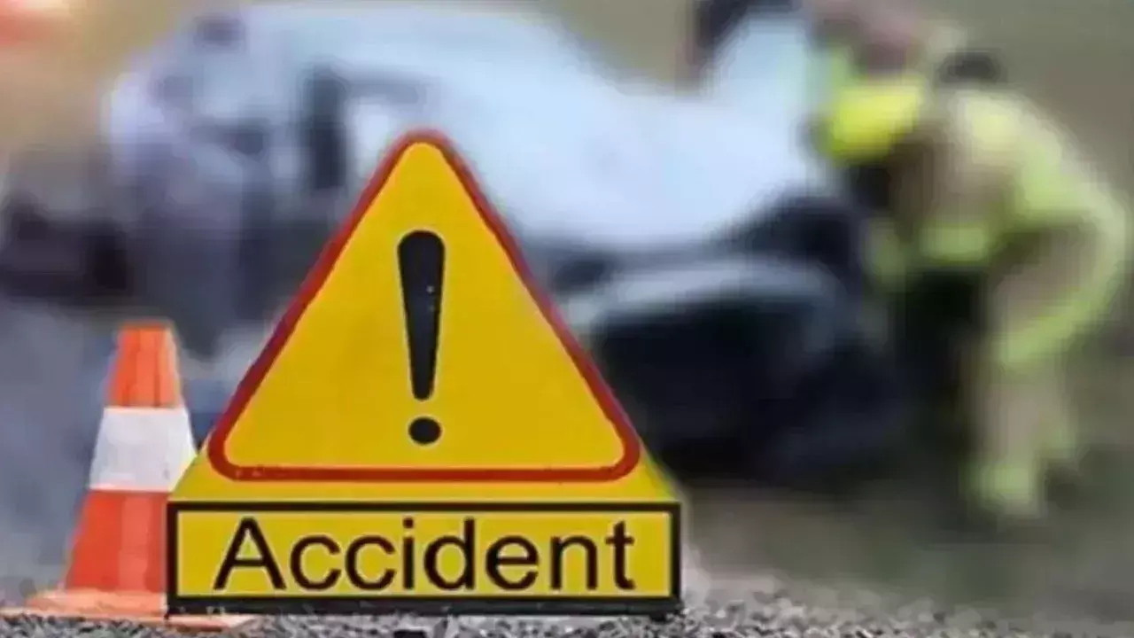 Jammu: दो कारों बीच हुई भिड़ंत , राहत व बचाव कार्य शुरू Jammu: दो कारों बीच हुई भिड़ंत , राहत व बचाव कार्य शुरू