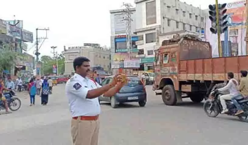 Traffic police ने लंबित चालान पर भारी छूट पर स्पष्टीकरण दिया