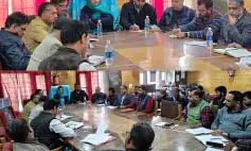 DDC ने शोपियां में चल रहे विकास कार्यों की समीक्षा की