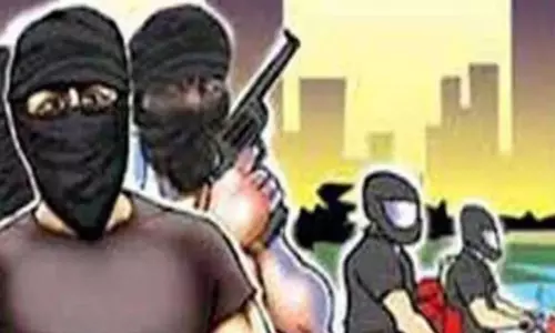 Up News:सर्राफा व्यवसायी से लाखों की लूटपाट, दो बाइकों पर सवार थे आरोपी