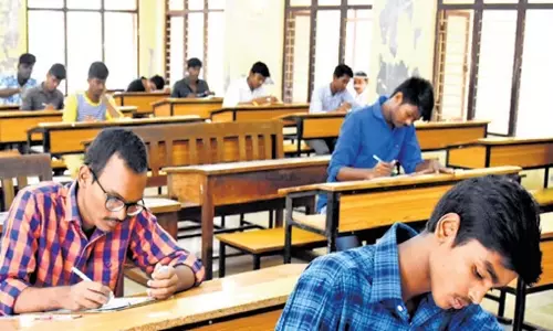 Andhra: अभ्यर्थियों ने आंध्र सरकार से ग्रुप-1 मुख्य परीक्षा परिणाम लागू करने का आग्रह किया Andhra: अभ्यर्थियों ने आंध्र सरकार से ग्रुप-1 मुख्य परीक्षा परिणाम लागू करने का आग्रह किया