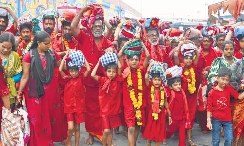 Andhra: श्री दुर्गा मल्लेश्वर स्वामी में भवानी दीक्षा का त्याग Andhra: श्री दुर्गा मल्लेश्वर स्वामी में भवानी दीक्षा का त्याग