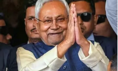 Patna: मुख्यमंत्री उद्यमी योजना एवं बिहार लघु उद्यमी योजना के 10-10 लाभुकों के बीच चेक बांटे गए Patna: मुख्यमंत्री उद्यमी योजना एवं बिहार लघु उद्यमी योजना के 10-10 लाभुकों के बीच चेक बांटे गए