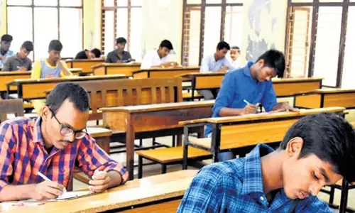 अभ्यर्थियों ने Andhra से ग्रुप-1 मुख्य परीक्षा परिणाम 1:100 अनुपात में लागू करने का आग्रह किया