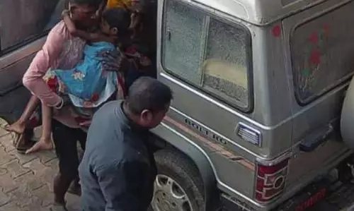 Jharkhand: सकरा पानी जंगल में नक्सली आईईडी विस्फोट में पांच वर्षीय बच्चा गंभीर रूप से घायल