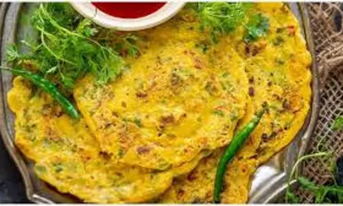 Indian Recipes: इस तरह बनाएं बेसन और सूजी का स्वादिष्ट चीला Indian Recipes: इस तरह बनाएं बेसन और सूजी का स्वादिष्ट चीला