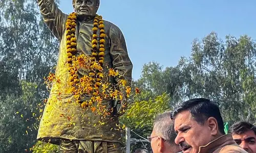 Mehbooba: जम्मू-कश्मीर की समस्याओं के समाधान के लिए वाजपेयी जैसे नेतृत्व की जरूरत