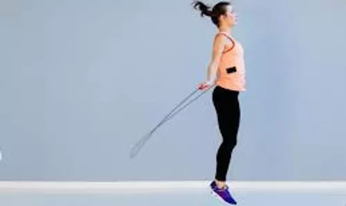 Health:   रोजाना दस मिनट रस्सी कूदने से शरीर को मिलते हैं कई फायदे