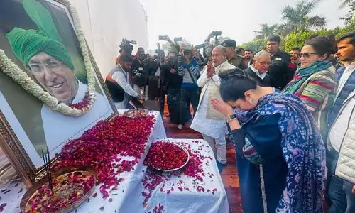 Haryana : पूर्व सीएम ओम प्रकाश चौटाला को श्रद्धांजलि देने का सिलसिला जारी Haryana : पूर्व सीएम ओम प्रकाश चौटाला को श्रद्धांजलि देने का सिलसिला जारी