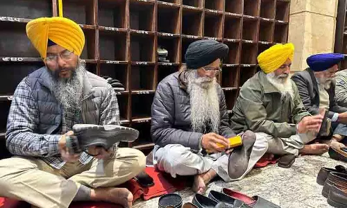 SGPC प्रमुख धामी को बीबी जागीर कौर के खिलाफ टिप्पणी के लिए सजा दी गई SGPC प्रमुख धामी को बीबी जागीर कौर के खिलाफ टिप्पणी के लिए सजा दी गई