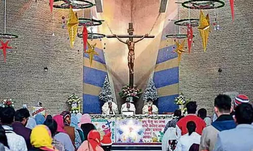 Chandigarh में धूमधाम से मनाया गया क्रिसमस का जश्न