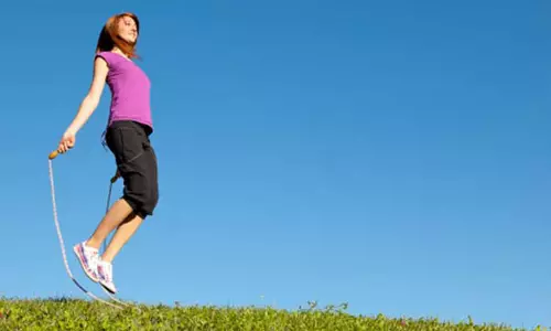 Lifestyle: दस मिनट रस्सी कूदने से शरीर को मिलते हैं ढेर सारे फायदे Lifestyle: दस मिनट रस्सी कूदने से शरीर को मिलते हैं ढेर सारे फायदे