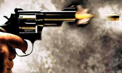 Jharkhand : गुमला में गलती से गोली चलने से आठ साल की बच्ची घायल Jharkhand : गुमला में गलती से गोली चलने से आठ साल की बच्ची घायल