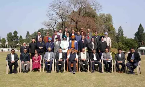 ओलंपिक एसोसिएशन ने UT प्रशासक के साथ बैठक छोड़ दी ओलंपिक एसोसिएशन ने UT प्रशासक के साथ बैठक छोड़ दी