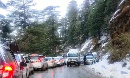 Himachal: 134 सड़कें यातायात के लिए बंद