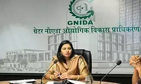 NCR Greater Noida: गौतमबुद्ध नगर विकास समिति ने बुनियादी समस्याओं को लेकर एसीईओ प्रेरणा सिंह से मुलाकात की