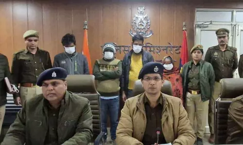 लुटेरी दुल्हन गैंग का पर्दाफाश, महिला समेत चार की गिरफ्तारी, VIDEO लुटेरी दुल्हन गैंग का पर्दाफाश, महिला समेत चार की गिरफ्तारी, VIDEO