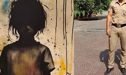 Pune: नाबालिग लड़की से यौन उत्पीड़न करने वाले पुलिसकर्मी को निलंबित Pune: नाबालिग लड़की से यौन उत्पीड़न करने वाले पुलिसकर्मी को निलंबित