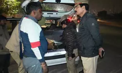 Ghaziabad: नए साल को लेकर 26 इलाकों पर पुलिस की पैनी नजर Ghaziabad: नए साल को लेकर 26 इलाकों पर पुलिस की पैनी नजर