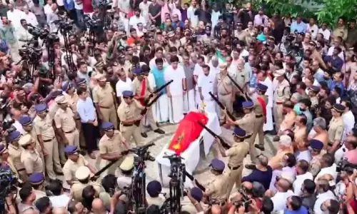 समय के माध्यम से अनंत काल तक: मलयालम को महान बनाने वाले एमटी को विदाई