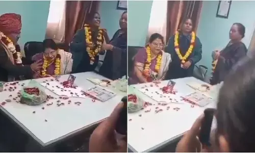 पति की रिटायरमेंट पार्टी में पत्नी की मौत, दिल दहलाने वाला VIDEO आया सामने पति की रिटायरमेंट पार्टी में पत्नी की मौत, दिल दहलाने वाला VIDEO आया सामने