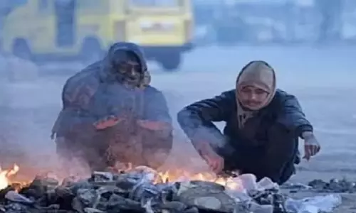 Dausa: शीतलहर से बचाव के लिए आमजन एडवाइजरी में दिए गए सुरक्षात्मक उपायों को अपनाए Dausa: शीतलहर से बचाव के लिए आमजन एडवाइजरी में दिए गए सुरक्षात्मक उपायों को अपनाए