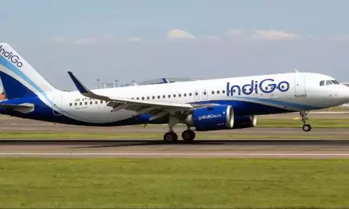 IndiGo फ्लाइट को चेन्नई एयरपोर्ट पर वापस लौटना पड़ा, इमरजेंसी लैंडिंग करानी पड़ी IndiGo फ्लाइट को चेन्नई एयरपोर्ट पर वापस लौटना पड़ा, इमरजेंसी लैंडिंग करानी पड़ी