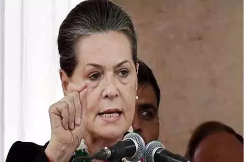 दिल्ली में सत्ता में बैठे लोगों से महात्मा गांधी की विरासत को खतरा: Sonia Gandhi