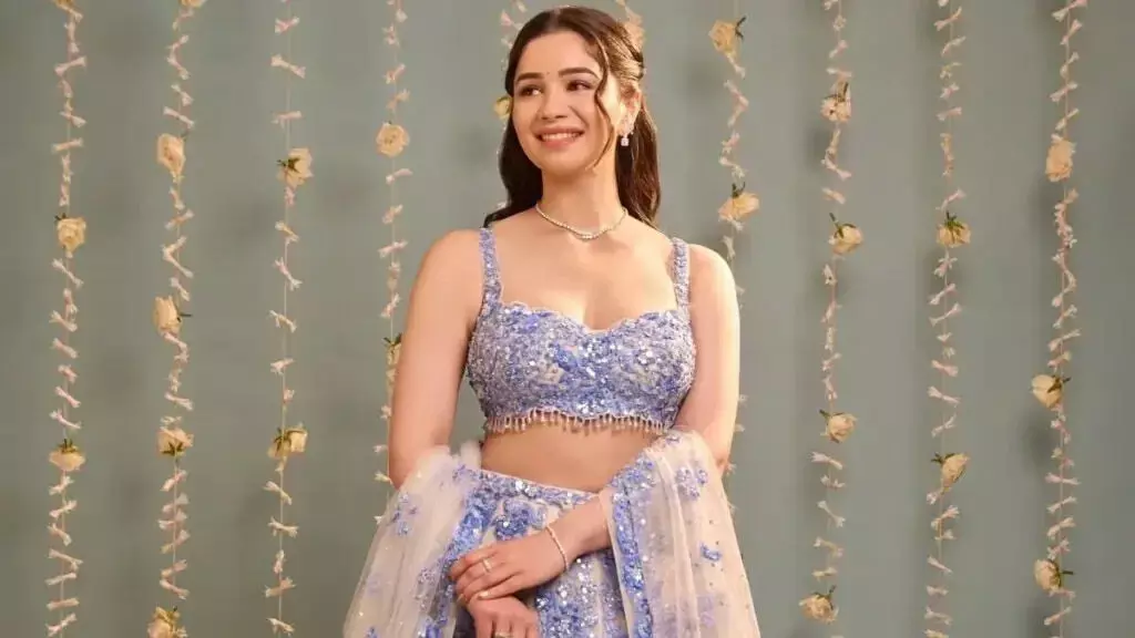 Sara Tendulkar Outfit: सारा तेंदुलकर की तरह आप भी इन कपड़ों में दिख सकती हैं बेहद खूबसूरत