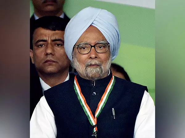 गुजरात और त्रिपुरा के मुख्यमंत्रियों ने Manmohan Singh को श्रद्धांजलि दी