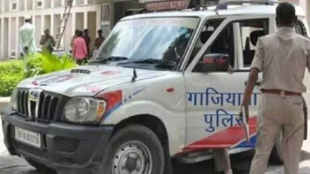 Gaziabad: पीआरवी 0947 की पुलिस ने वृद्ध को ढूंढ कर परिवारीजनों से मिलाया