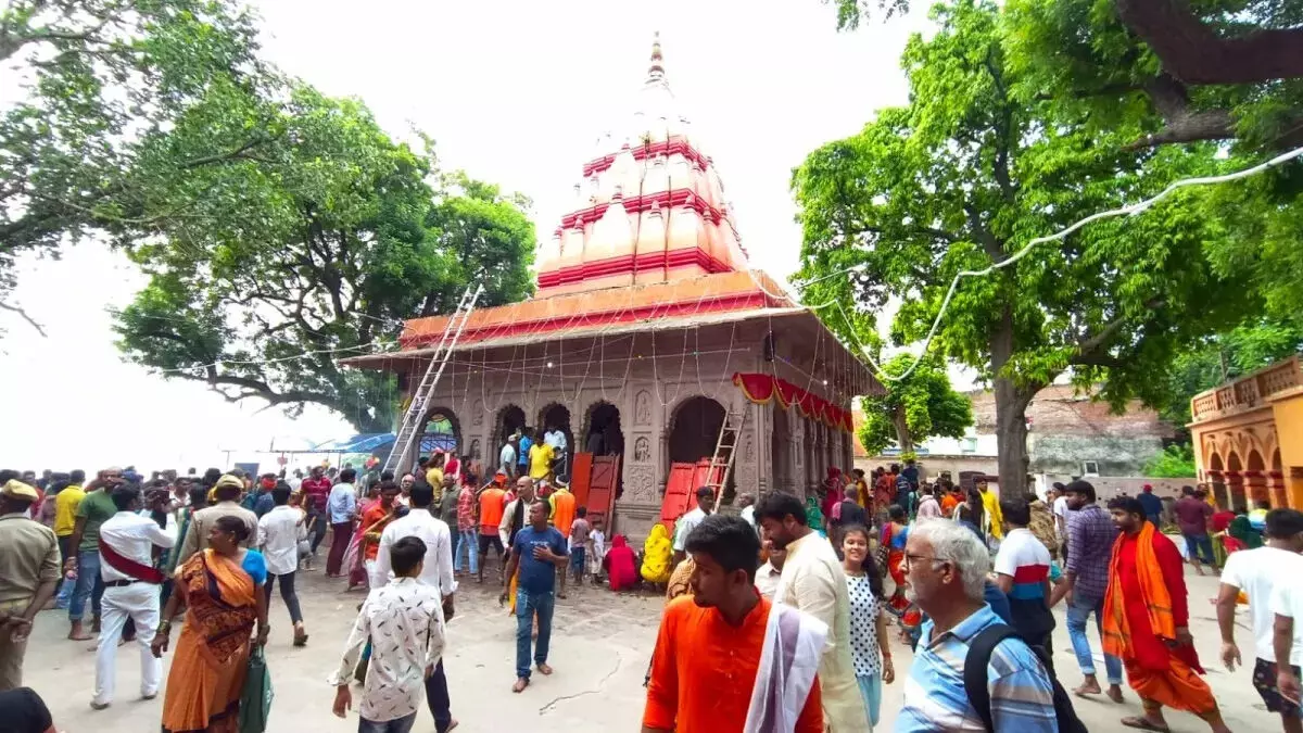 प्रयागराज का यह मंदिर आश्चर्यों से भरा