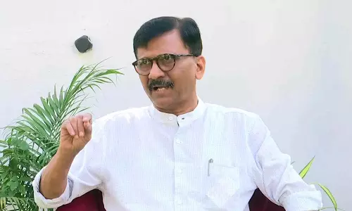 पागल व्यक्ति है संजय राउत, शिवसेना नेता बोले पागल व्यक्ति है संजय राउत, शिवसेना नेता बोले