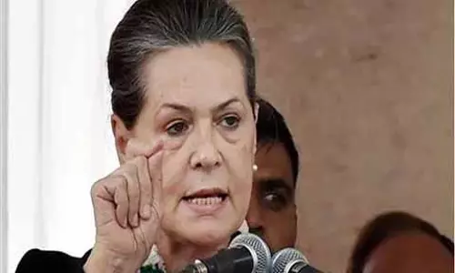 दिल्ली में सत्ता में बैठे लोगों से महात्मा गांधी की विरासत को खतरा: Sonia Gandhi
