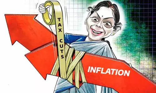 मध्यम वर्ग की नाराजगी के बीच केंद्र 2025-26 के बजट में आयकर में कटौती पर विचार कर रहा मध्यम वर्ग की नाराजगी के बीच केंद्र 2025-26 के बजट में आयकर में कटौती पर विचार कर रहा