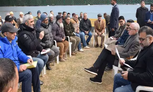 J&K: जम्मू-कश्मीर के मुख्यमंत्री ने प्रतिनिधिमंडलों से मुलाकात की, शिकायतें सुनीं J&K: जम्मू-कश्मीर के मुख्यमंत्री ने प्रतिनिधिमंडलों से मुलाकात की, शिकायतें सुनीं