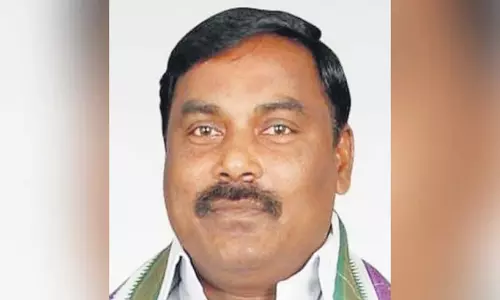 Andhra: वाईएसआरसीपी आज बिजली दरों में बढ़ोतरी के खिलाफ विरोध प्रदर्शन करेगी Andhra: वाईएसआरसीपी आज बिजली दरों में बढ़ोतरी के खिलाफ विरोध प्रदर्शन करेगी