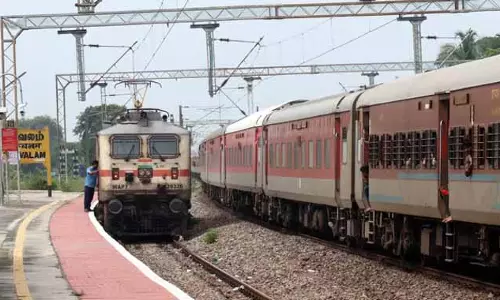 कश्मीर से कन्याकुमारी तक की यात्रा पटरी पर कश्मीर से कन्याकुमारी तक की यात्रा पटरी पर
