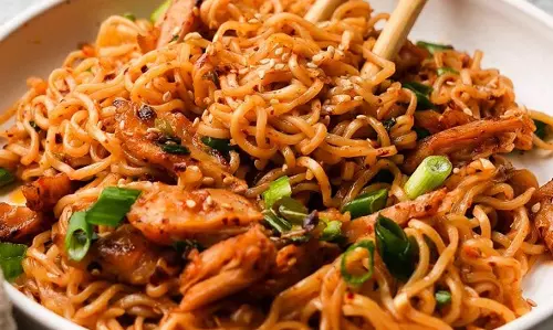 Recipe: कोरियन स्टाइल चिली गार्लिक नूडल्स Recipe: कोरियन स्टाइल चिली गार्लिक नूडल्स