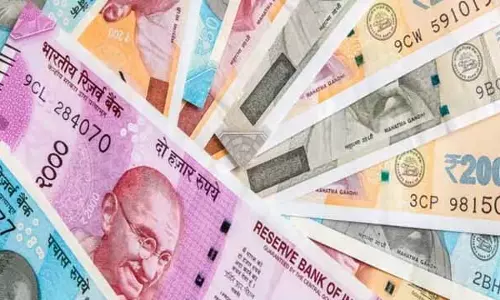 रुपये में लगातार तीसरे सत्र में गिरावट जारी, 85.26 के निचले स्तर पर पहुंचा