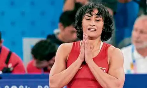 भारतीय कुश्ती अस्तित्व की लड़ाई जारी रखे हुए