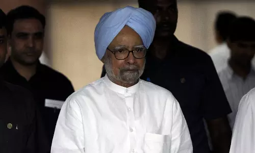 सुप्रसिद्ध अर्थशास्त्री डॉ. मनमोहन सिंह का भारत के प्रति योगदान सदैव स्मरणीय रहेगा: आरएसएस सुप्रसिद्ध अर्थशास्त्री डॉ. मनमोहन सिंह का भारत के प्रति योगदान सदैव स्मरणीय रहेगा: आरएसएस