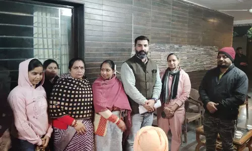 Haryana: सिरसा में प्रीत सागर कॉलोनी के निवासियों ने प्रशासन से बुनियादी सुविधाओं की मांग की