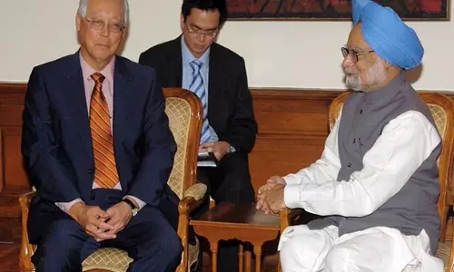 Singapore के उच्चायुक्त साइमन वोंग ने पूर्व प्रधानमंत्री मनमोहन सिंह के निधन पर शोक व्यक्त किया
